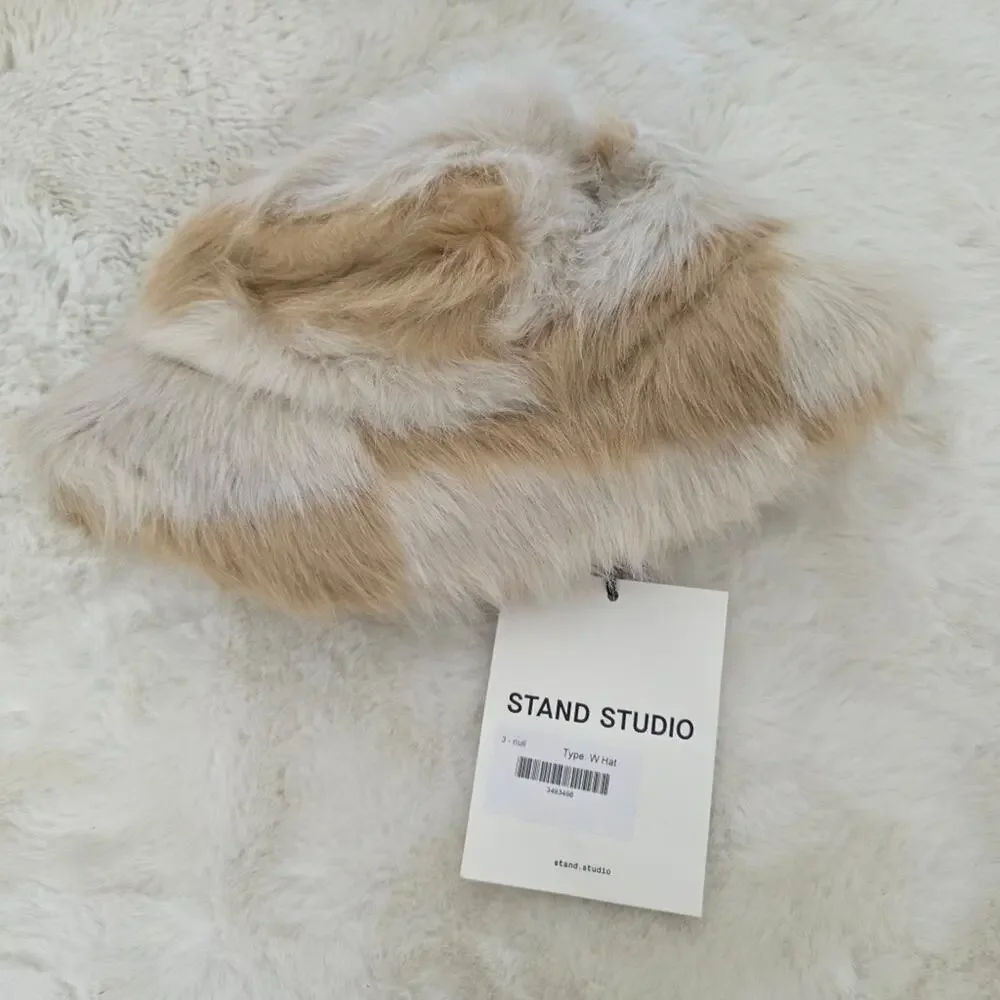 Stand Studio NWT Wera Faux Fur Checkered Bucket Hat Ecru Beige Small